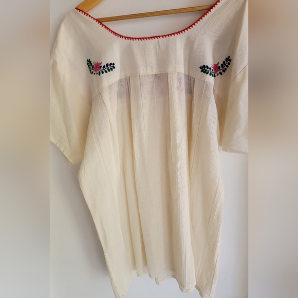 NWOT Embroidered blouse. - Picture 2 of 5